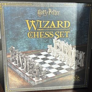 Warner Bros. Harry Potter Wizard Chess Set - Black and White
